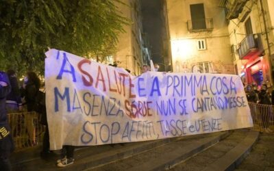 Manifestazione a Napoli contro il lockdown paventato da De Luca. Al fianco dei manifestanti e condanna ferma per i violenti! – VIDEO & APPROFONDIMENTO